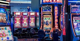 Tampilan game slot jackpot progresif TOT288 dengan fitur bonus putaran gratis yang menarik